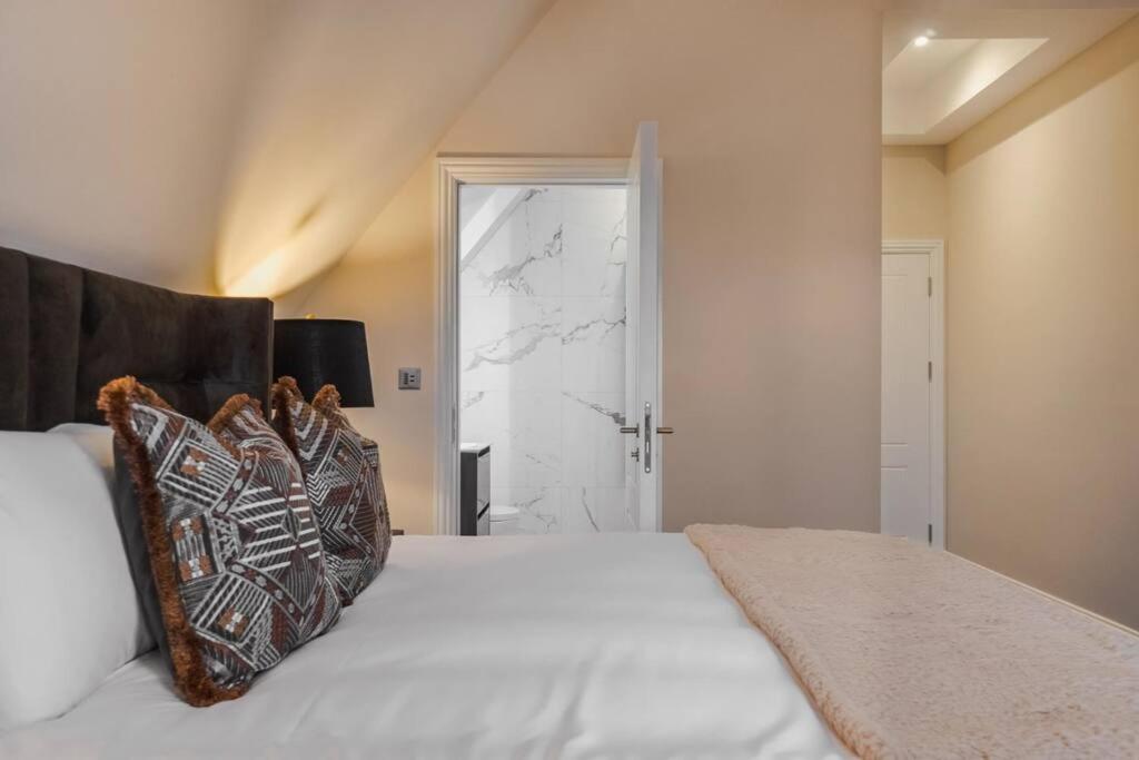 Ferienwohnung Luxury Penthouse - Castle Views - 2 Bed & Parking Windsor Exterior foto