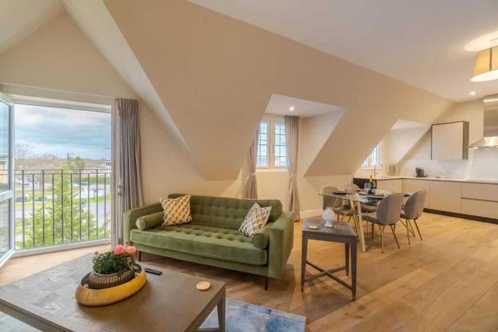 Ferienwohnung Luxury Penthouse - Castle Views - 2 Bed & Parking Windsor Exterior foto